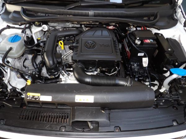 2021-Volkswagen-Polo-10-TSI-Trendline image:17