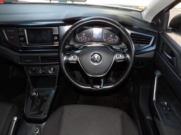 2021-Volkswagen-Polo-10-TSI-Trendline image:8