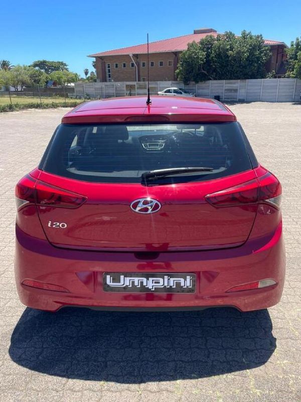 2017-Hyundai-i20-12-Motion image:1