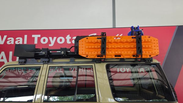 2022-Toyota-Land-Cruiser-76-45-D-V8-Station-Wagon image:33