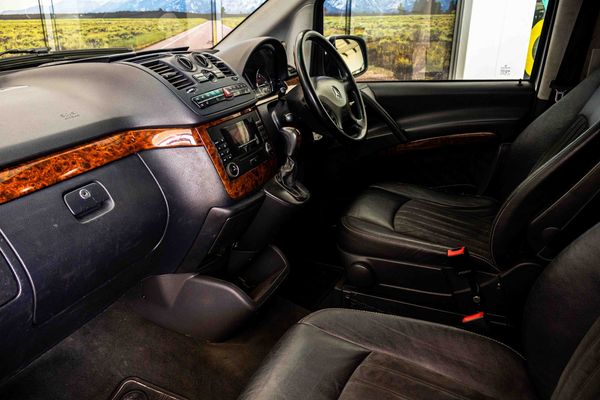 2010-Mercedes-Benz-Viano-30-CDI-V6-Ambiente image:17