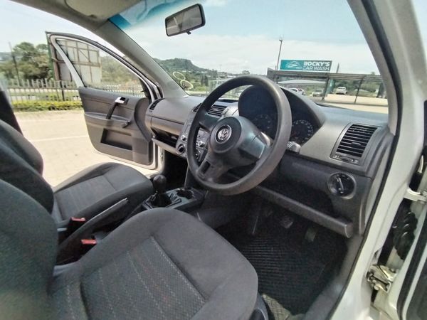 2017-Volkswagen-Polo-GP-14-Trendline image:15