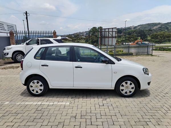 2017-Volkswagen-Polo-GP-14-Trendline image:2