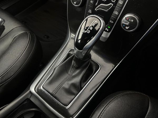 2019-Volvo-V40-D3-Momentum-Auto image:10