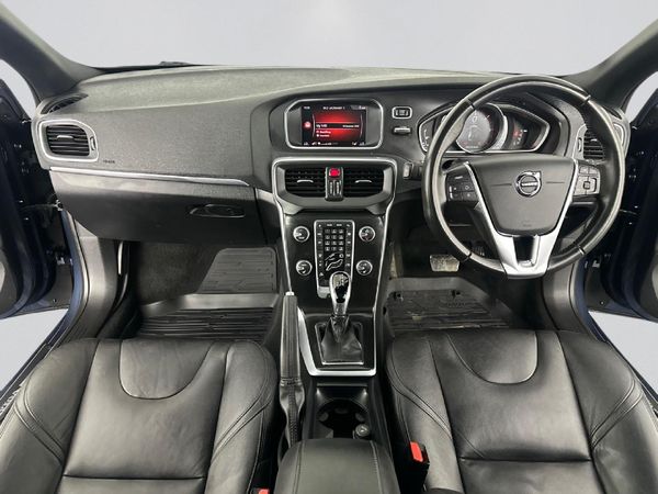 2019-Volvo-V40-D3-Momentum-Auto image:11