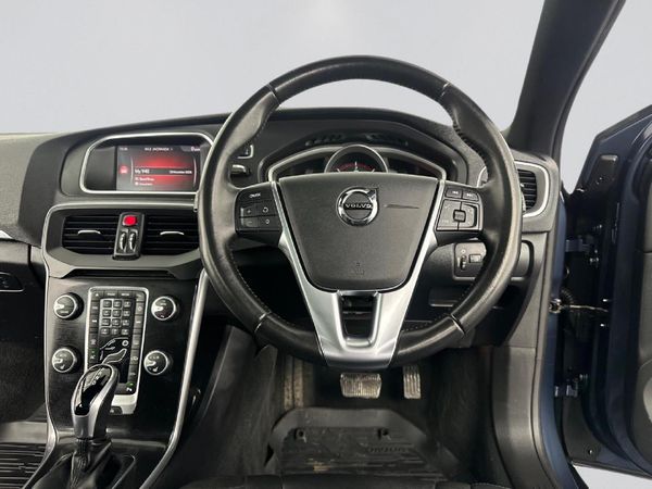 2019-Volvo-V40-D3-Momentum-Auto image:12