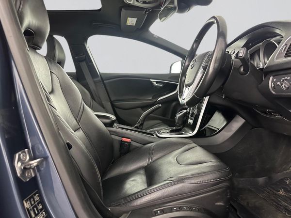 2019-Volvo-V40-D3-Momentum-Auto image:15
