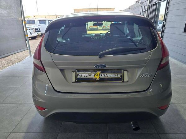 2011-Ford-Fiesta-14i-Ambiente-5-dr image:7