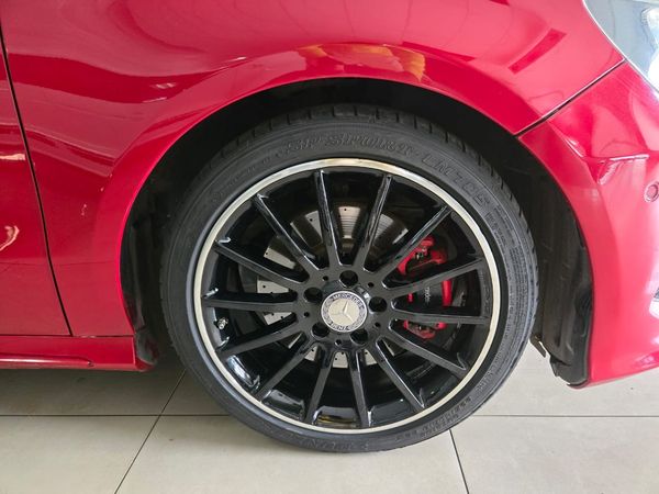 2015-Mercedes-Benz-A-Class-A-220d-AMG-Auto image:20