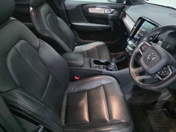 2021-Volvo-XC40-D4-Momentum-AWD image:14