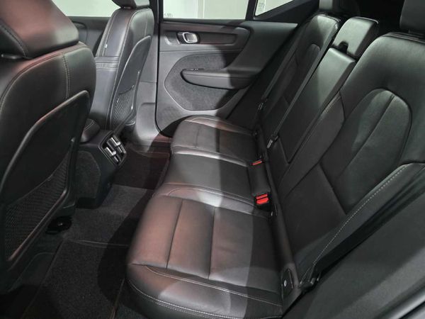 2021-Volvo-XC40-D4-Momentum-AWD image:16