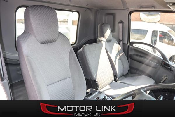 2014-Isuzu-FRR-550-Fc-Cc image:11