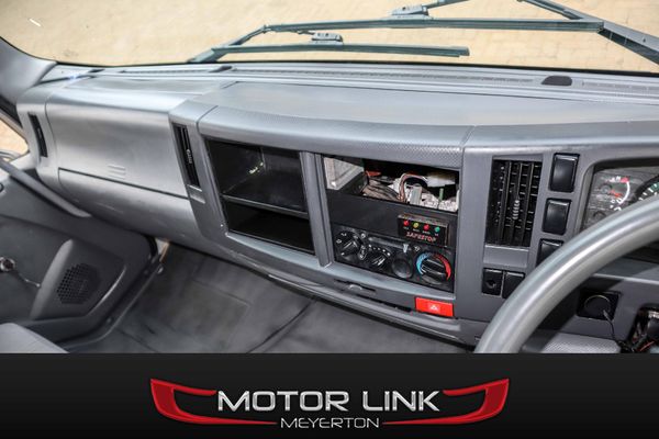 2014-Isuzu-FRR-550-Fc-Cc image:16