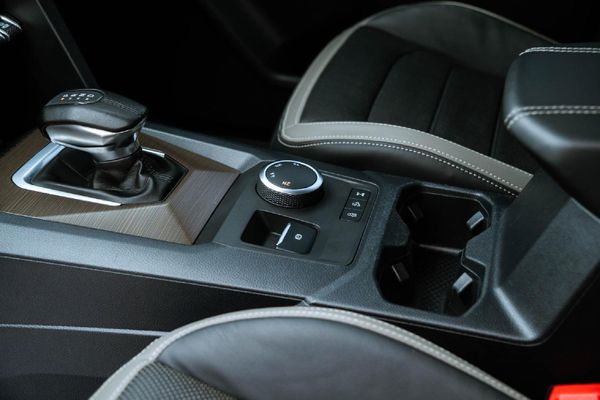 2024-Volkswagen-Amarok-30-TDI-V6-184kW-4Motion-Style-Auto-Double-Cab image:12