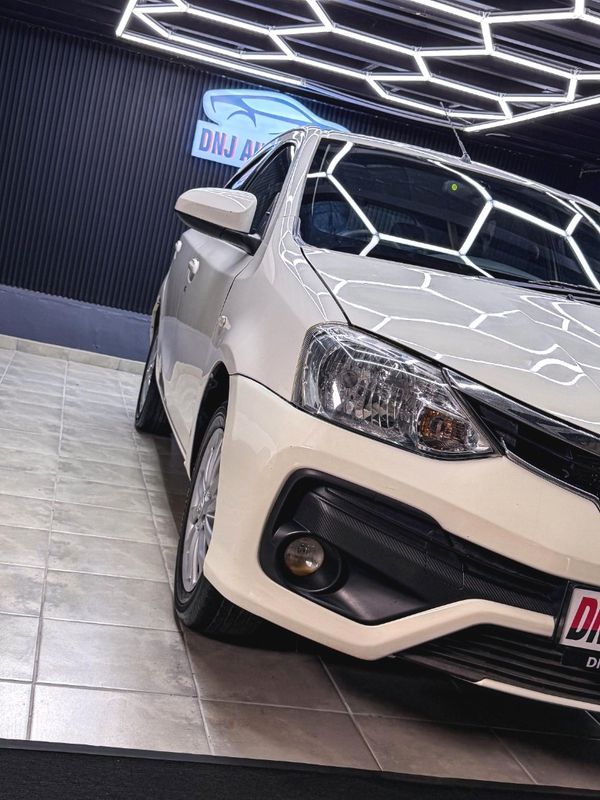 2018-Toyota-Etios-15-XS image:3