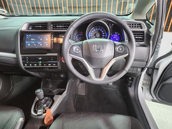 2023-Honda-WR-V-12-Elegance image:9