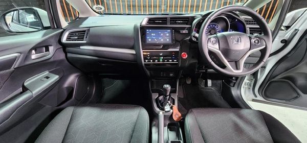2023-Honda-WR-V-12-Elegance image:14
