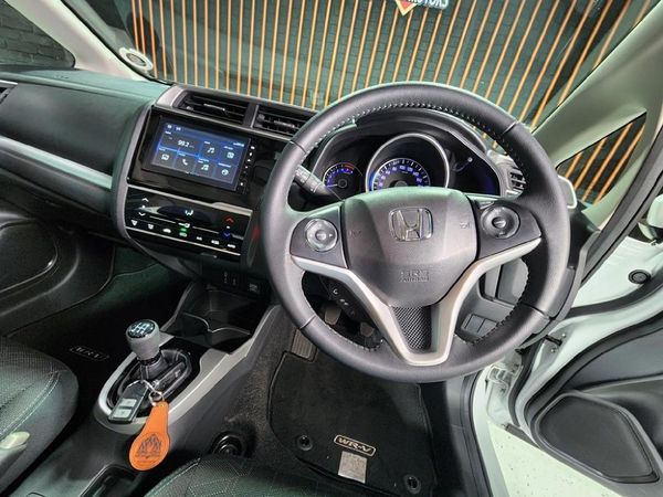 2023-Honda-WR-V-12-Elegance image:16