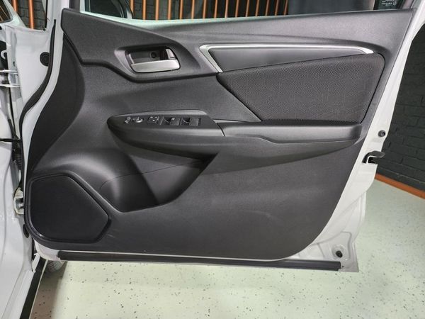 2023-Honda-WR-V-12-Elegance image:6