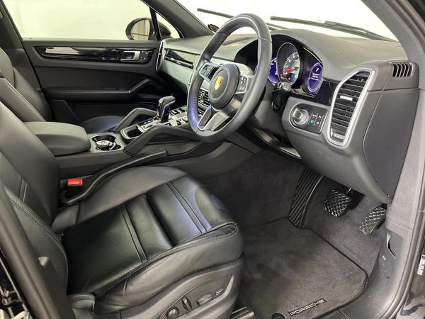 2022-Porsche-Cayenne-Platinum-Edition image:9