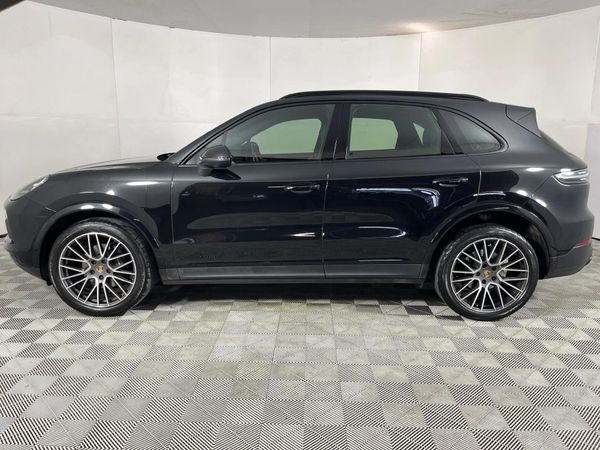 2022-Porsche-Cayenne-Platinum-Edition image:18