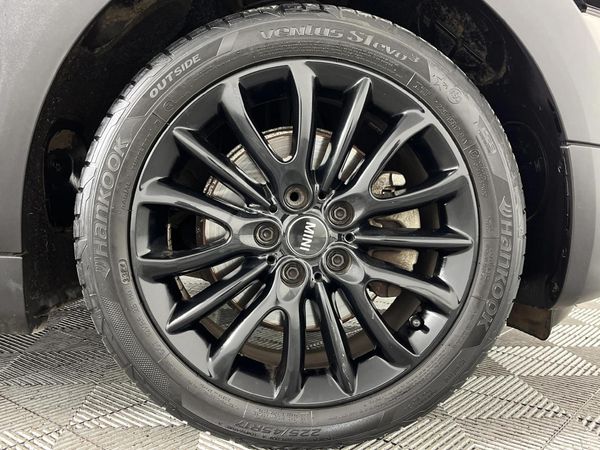 2018-MINI-Clubman-Cooper-Auto image:5
