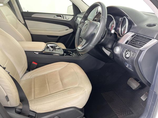 2015-Mercedes-Benz-GLE-250d-4Matic image:9
