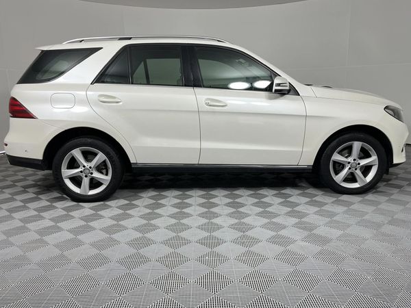 2015-Mercedes-Benz-GLE-250d-4Matic image:16