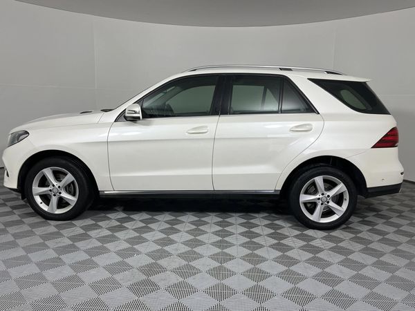 2015-Mercedes-Benz-GLE-250d-4Matic image:18