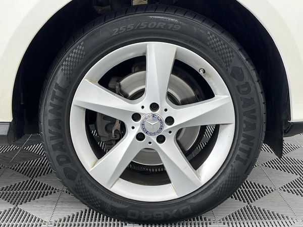 2015-Mercedes-Benz-GLE-250d-4Matic image:5