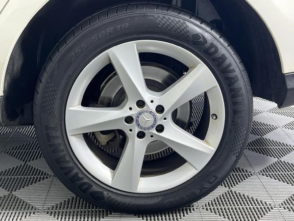 2015-Mercedes-Benz-GLE-250d-4Matic image:6