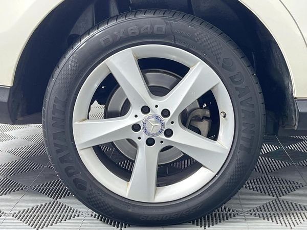 2015-Mercedes-Benz-GLE-250d-4Matic image:7