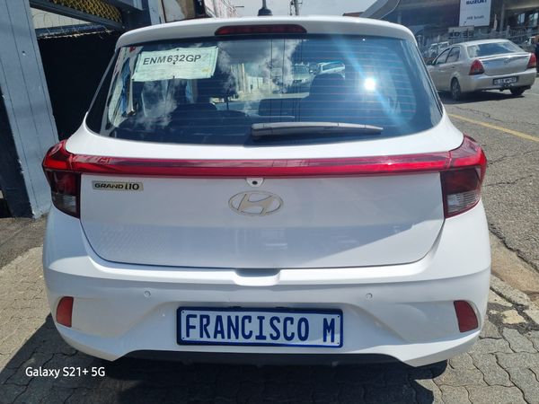 2023-Hyundai-Grand-i10-10-Fluid image:2