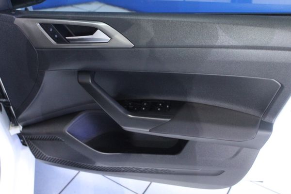 2020-Volkswagen-Polo-10-TSI-Comfortline image:12