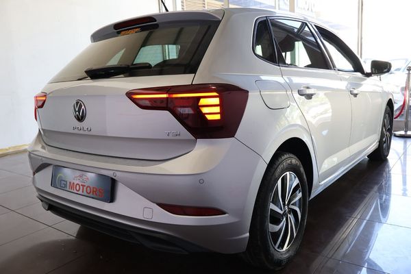 2022-Volkswagen-Polo-10-TSI-Life image:4