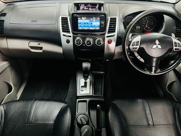 2014-Mitsubishi-Pajero-Sport-25D-Auto image:15