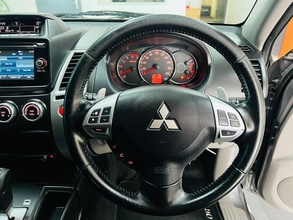2014-Mitsubishi-Pajero-Sport-25D-Auto image:17