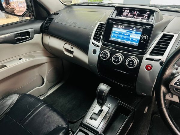 2014-Mitsubishi-Pajero-Sport-25D-Auto image:19