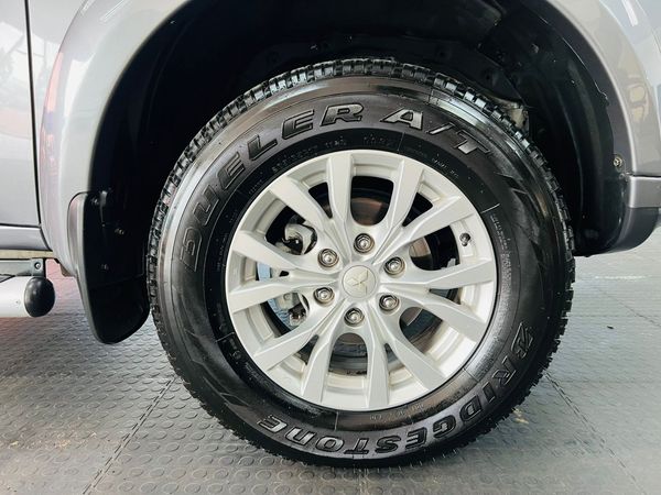 2014-Mitsubishi-Pajero-Sport-25D-Auto image:25