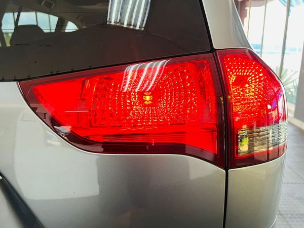 2014-Mitsubishi-Pajero-Sport-25D-Auto image:27