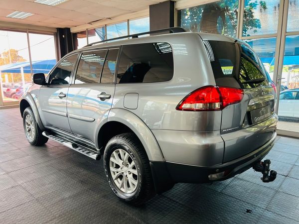 2014-Mitsubishi-Pajero-Sport-25D-Auto image:5