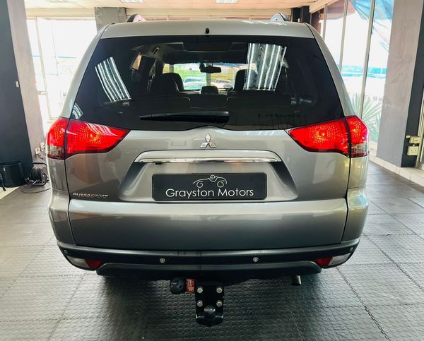 2014-Mitsubishi-Pajero-Sport-25D-Auto image:6