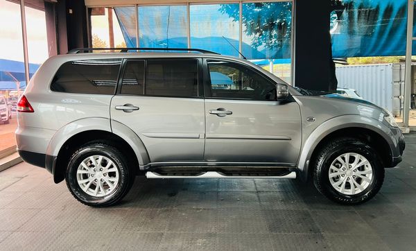 2014-Mitsubishi-Pajero-Sport-25D-Auto image:8