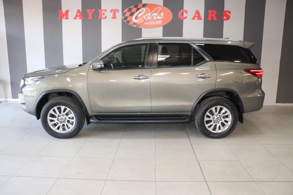 2023-Toyota-Fortuner-28-GD-6-Raised-Body-Auto image:1