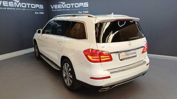 2016-Mercedes-Benz-GL-500-BE image:14