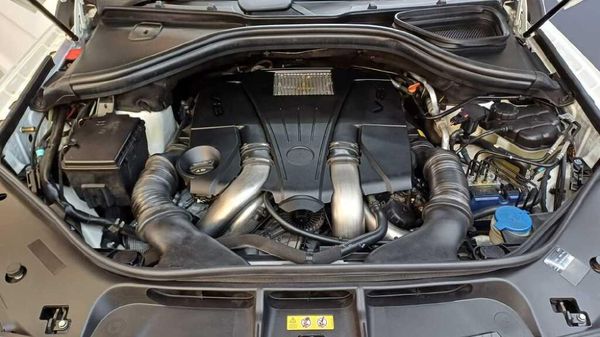 2016-Mercedes-Benz-GL-500-BE image:15