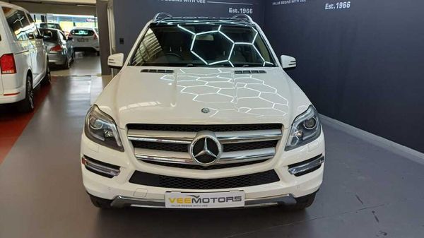 2016-Mercedes-Benz-GL-500-BE image:1