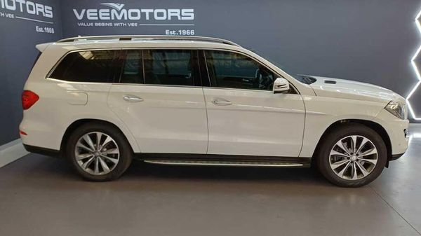 2016-Mercedes-Benz-GL-500-BE image:3