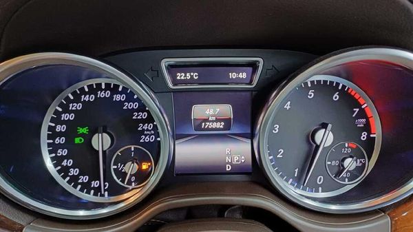 2016-Mercedes-Benz-GL-500-BE image:6