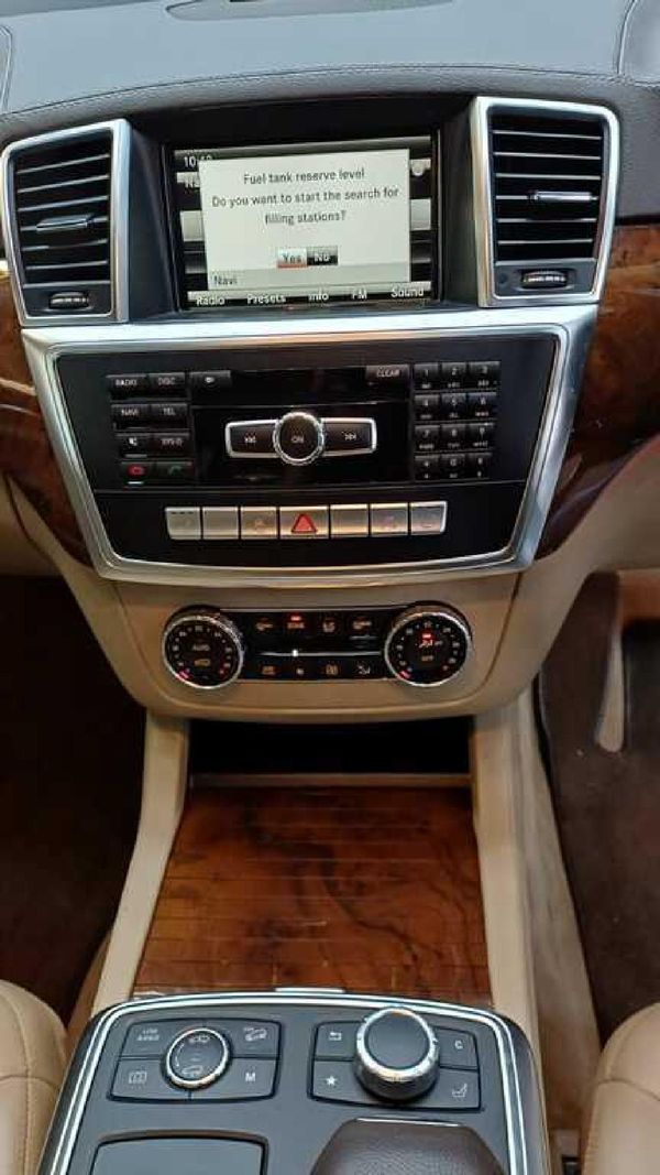 2016-Mercedes-Benz-GL-500-BE image:7